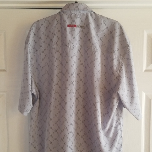 Clothing - Picture 4 of 4